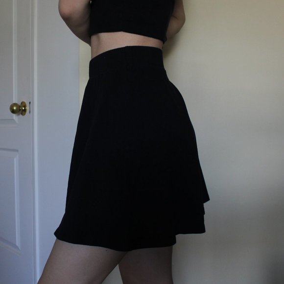 Basic Black Skirt - Picture 2 of 3